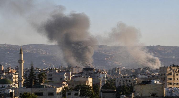 Israeli Strikes Kill Nine in Southern Lebanon Despite Ceasefire