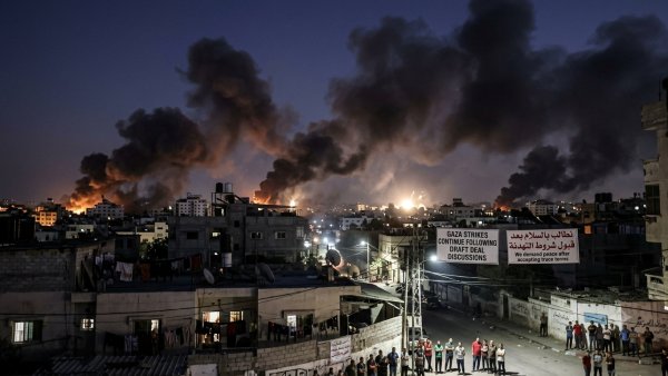 Israel Launches Gaza Strikes After Hamas Accepts Draft Deal Including Disarmament Plan