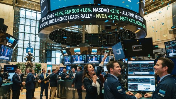 US Stocks Reach Records as Investors Back Artificial Intelligence
