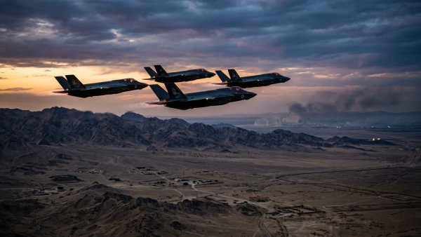 Israeli Jets Fly Near Iran Border in Reported Show of Force